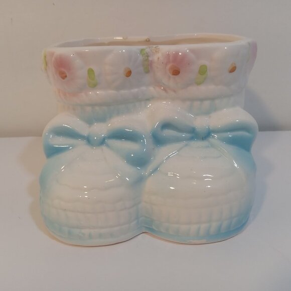 G W Ceramic Planter Baby Boots Booties White Blue Pink Baby Shower T7974 - Picture 1 of 10